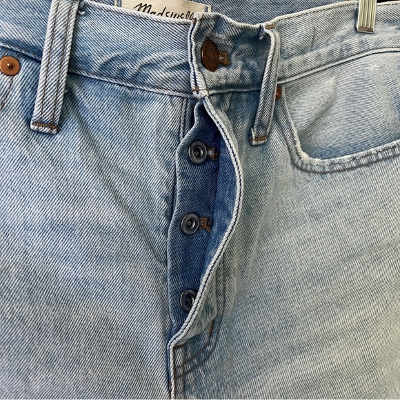 Madewell Relaxed Denim Cutoff Shorts High Rise, 2.5” Inseam | Light Wash | 27 - Picture 5 of 11